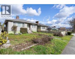 3281 E 2ND AVENUE, Vancouver, British Columbia