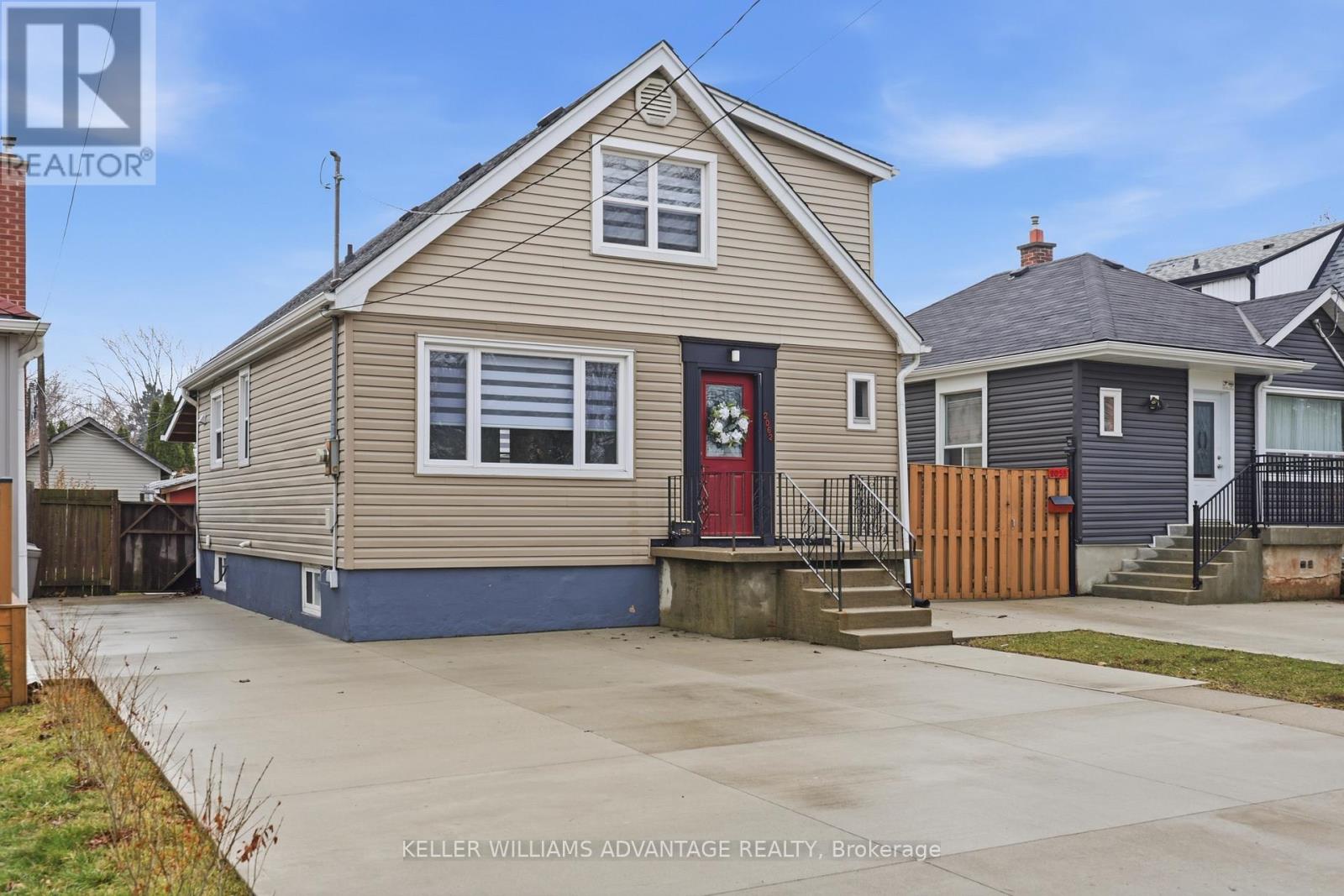 2062 Barton Street E, Hamilton, Ontario  L8H 2Z4 - Photo 3 - X12912430