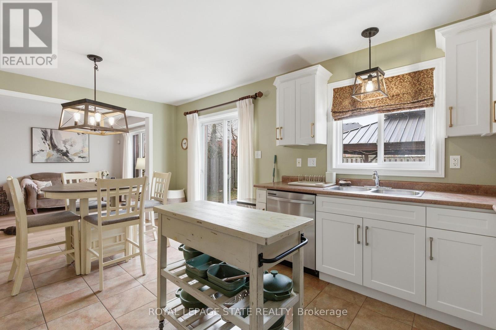 84 Duncairn Crescent, Hamilton, Ontario  L9C 6G1 - Photo 10 - X12912434