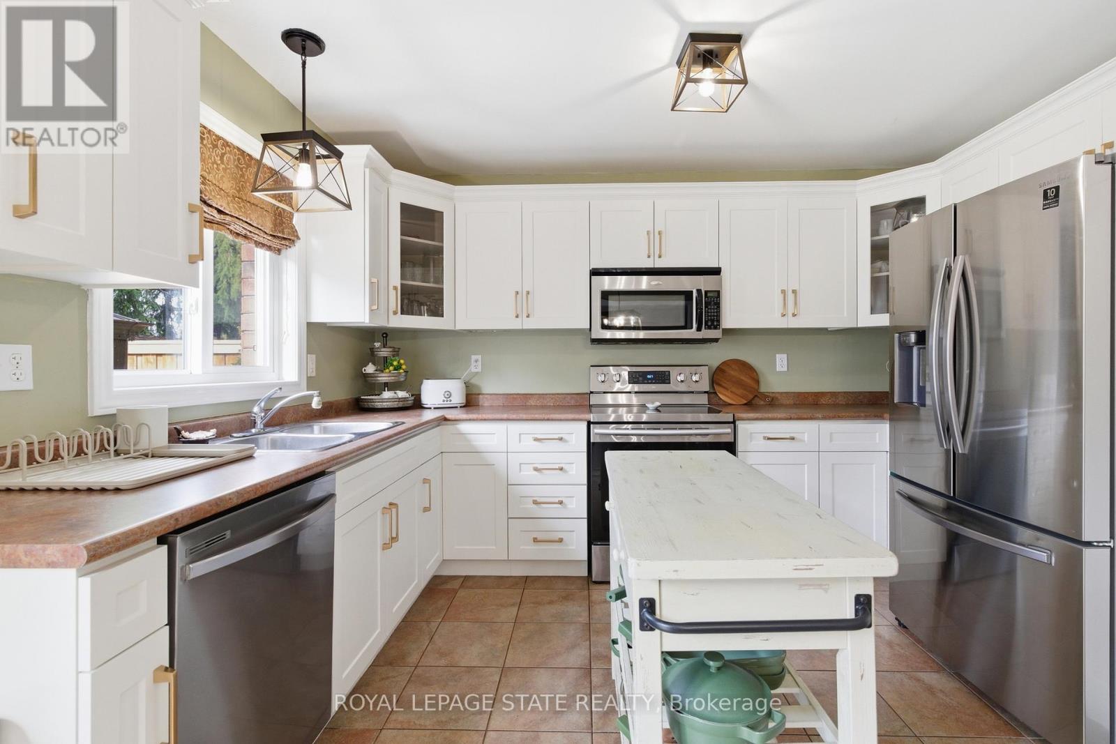 84 Duncairn Crescent, Hamilton, Ontario  L9C 6G1 - Photo 13 - X12912434