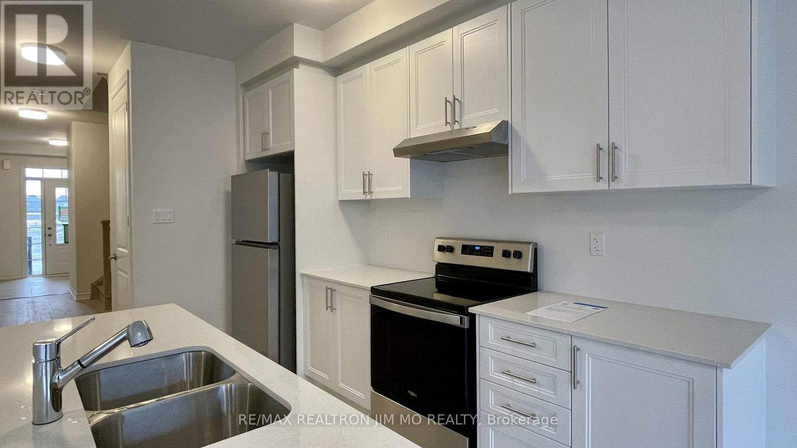 100 Sanderson Drive, Kawartha Lakes, Ontario  K9V 0S8 - Photo 12 - X12898160