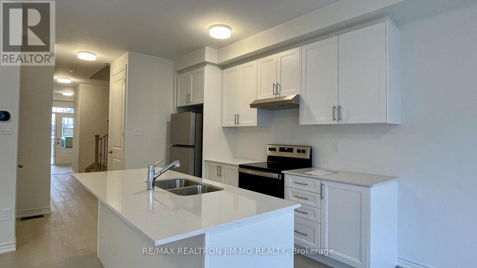 100 Sanderson Drive, Kawartha Lakes, Ontario  K9V 0S8 - Photo 11 - X12898160