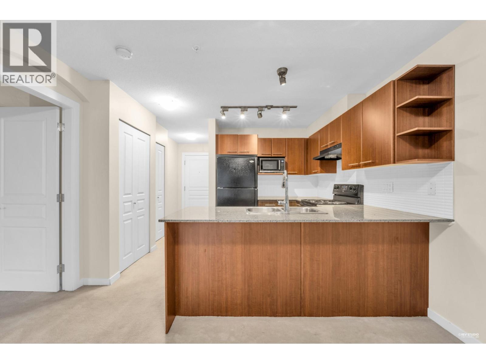 319 4768 Brentwood Place, Burnaby, British Columbia  V5C 0C7 - Photo 5 - R3102447