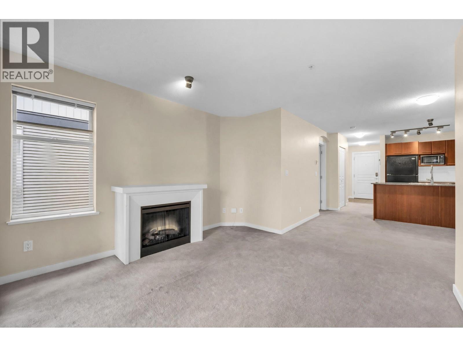 319 4768 Brentwood Place, Burnaby, British Columbia  V5C 0C7 - Photo 3 - R3102447