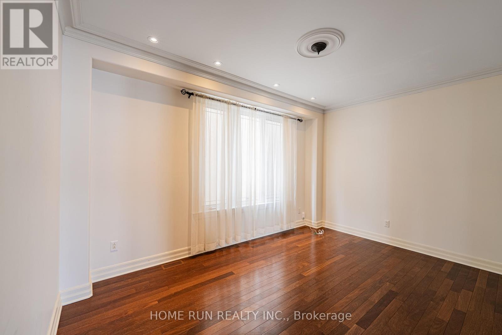 546 Kochar Drive, Ottawa, Ontario  K2C 4H3 - Photo 27 - X12912488