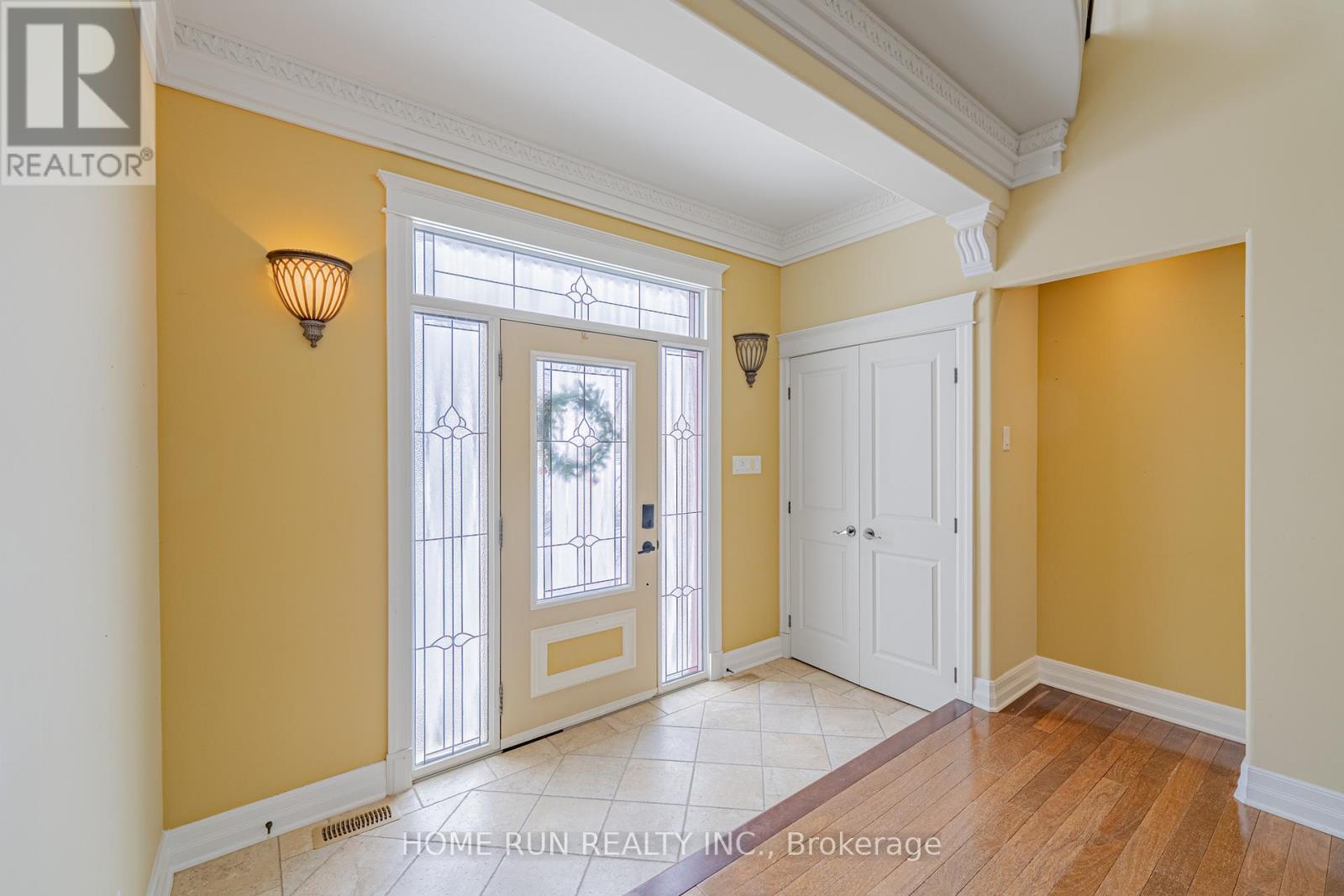 546 Kochar Drive, Ottawa, Ontario  K2C 4H3 - Photo 4 - X12912488