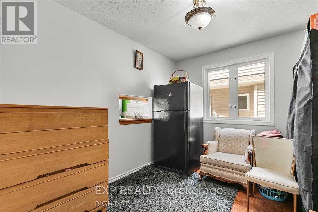 3142 Dumaurier Avenue E, Ottawa, Ontario  K2B 8R1 - Photo 7 - X12912522
