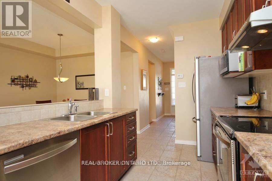 615 Pepperville Crescent, Ottawa, Ontario  K2M 0E8 - Photo 5 - X12912554