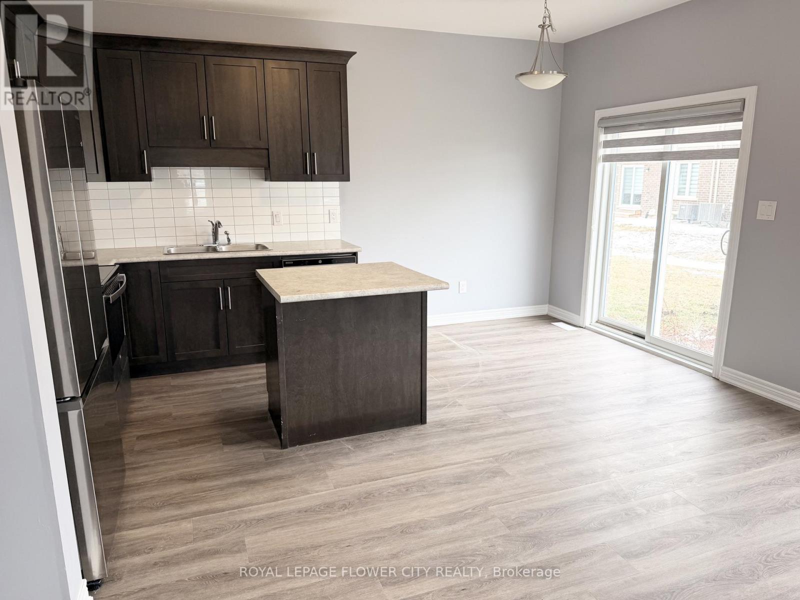 139 Sunflower Place, Welland, Ontario  L3C 0H9 - Photo 11 - X12905252