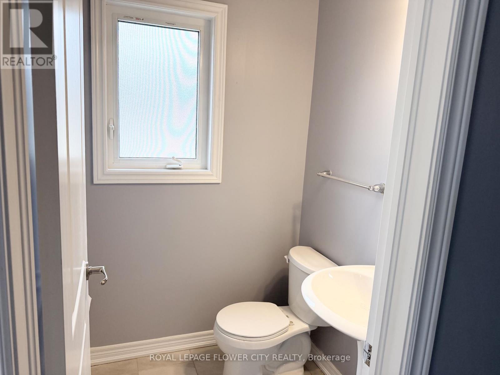 139 Sunflower Place, Welland, Ontario  L3C 0H9 - Photo 6 - X12905252