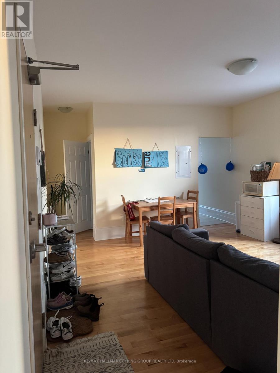 3 - 135 Concord Street S, Ottawa, Ontario  K1S 0Z3 - Photo 4 - X12912306