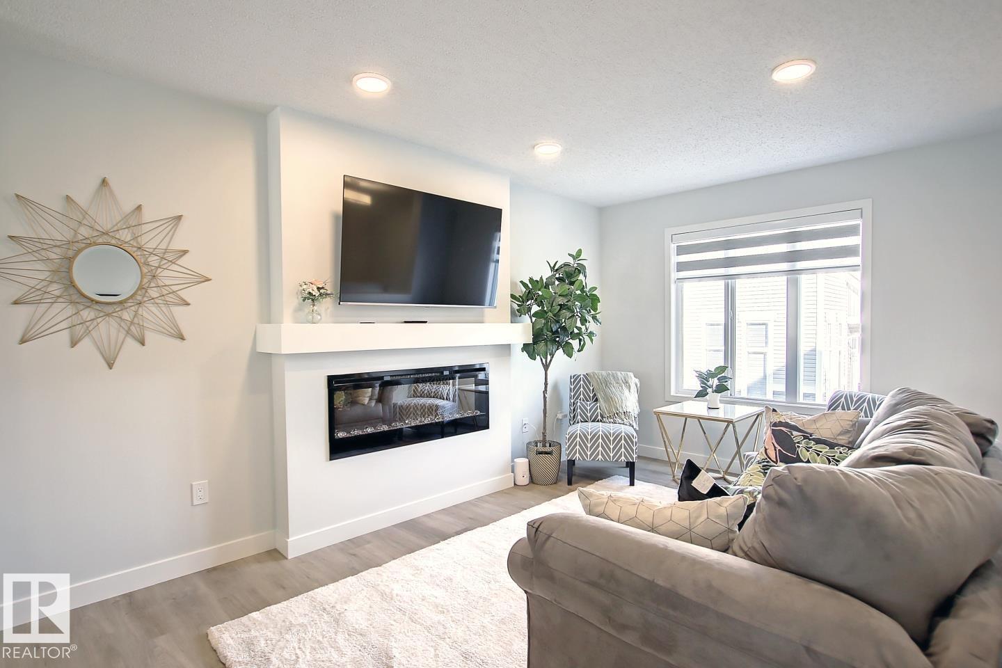 #28 2905 141 ST SW, edmonton, Alberta