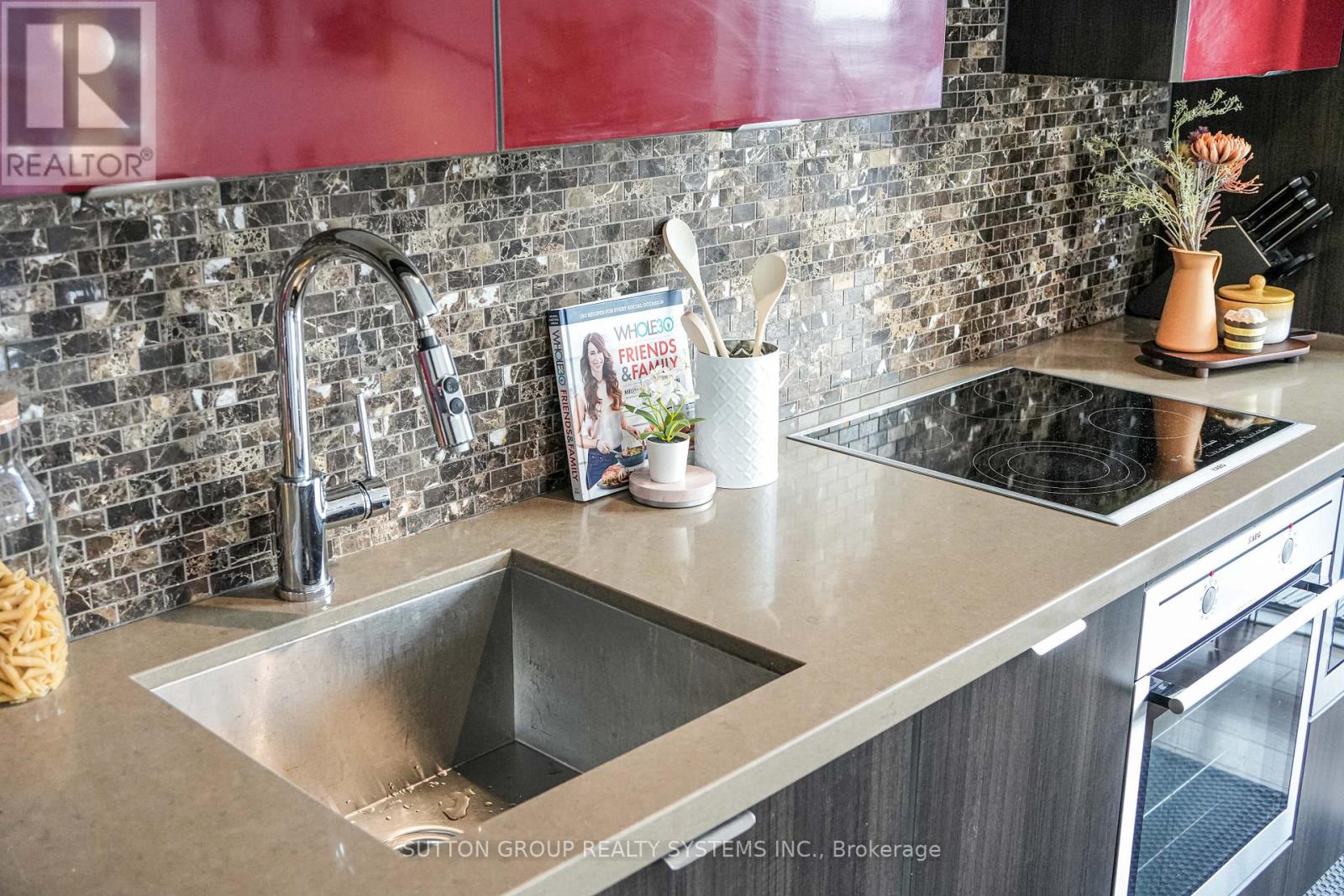 1912 - 300 Front Street W, Toronto, Ontario  M5V 0E9 - Photo 11 - C12912484