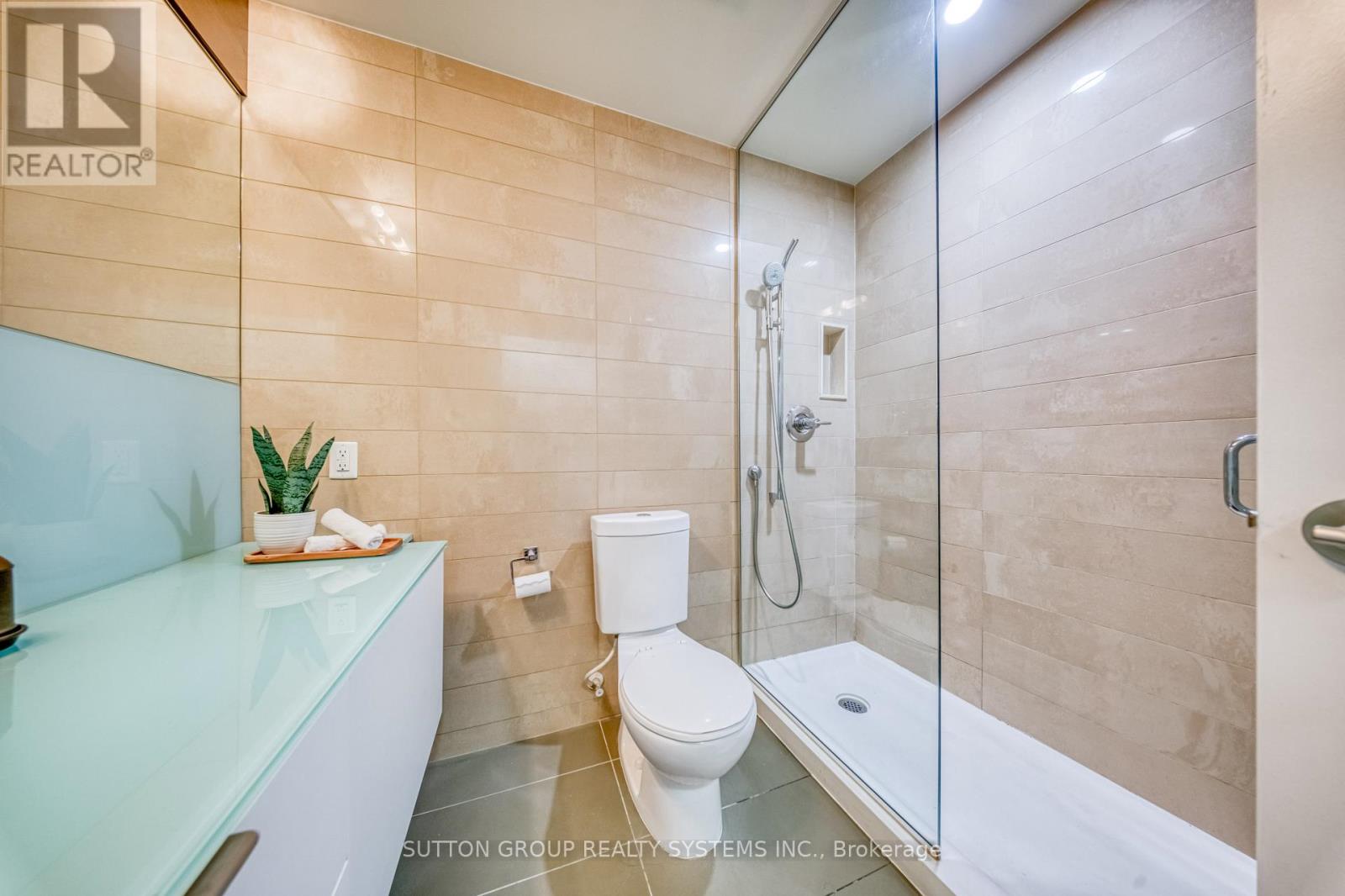 1912 - 300 Front Street W, Toronto, Ontario  M5V 0E9 - Photo 33 - C12912484