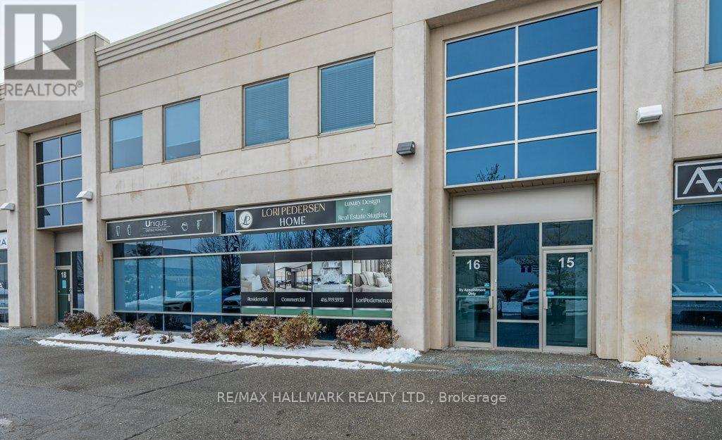 16 - 125 Don Hillock Drive, Aurora, Ontario  L4G 0H8 - Photo 3 - N12912518