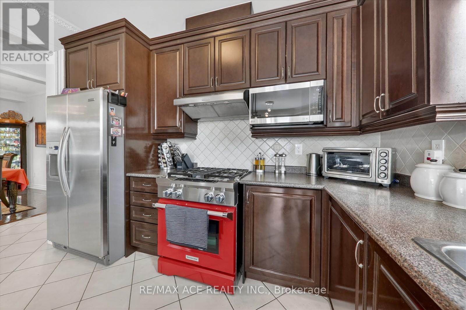 149 Riverwalk Drive, Markham, Ontario  L6B 0E2 - Photo 18 - N12912526