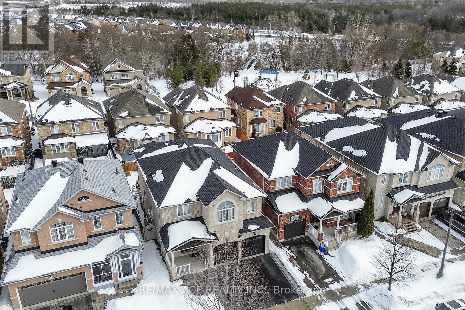 149 Riverwalk Drive, Markham, Ontario  L6B 0E2 - Photo 4 - N12912526