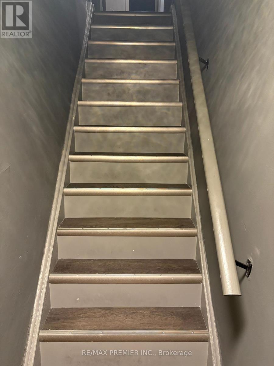 2892 Dufferin Street, Toronto, Ontario  M6B 3S6 - Photo 7 - W12849042