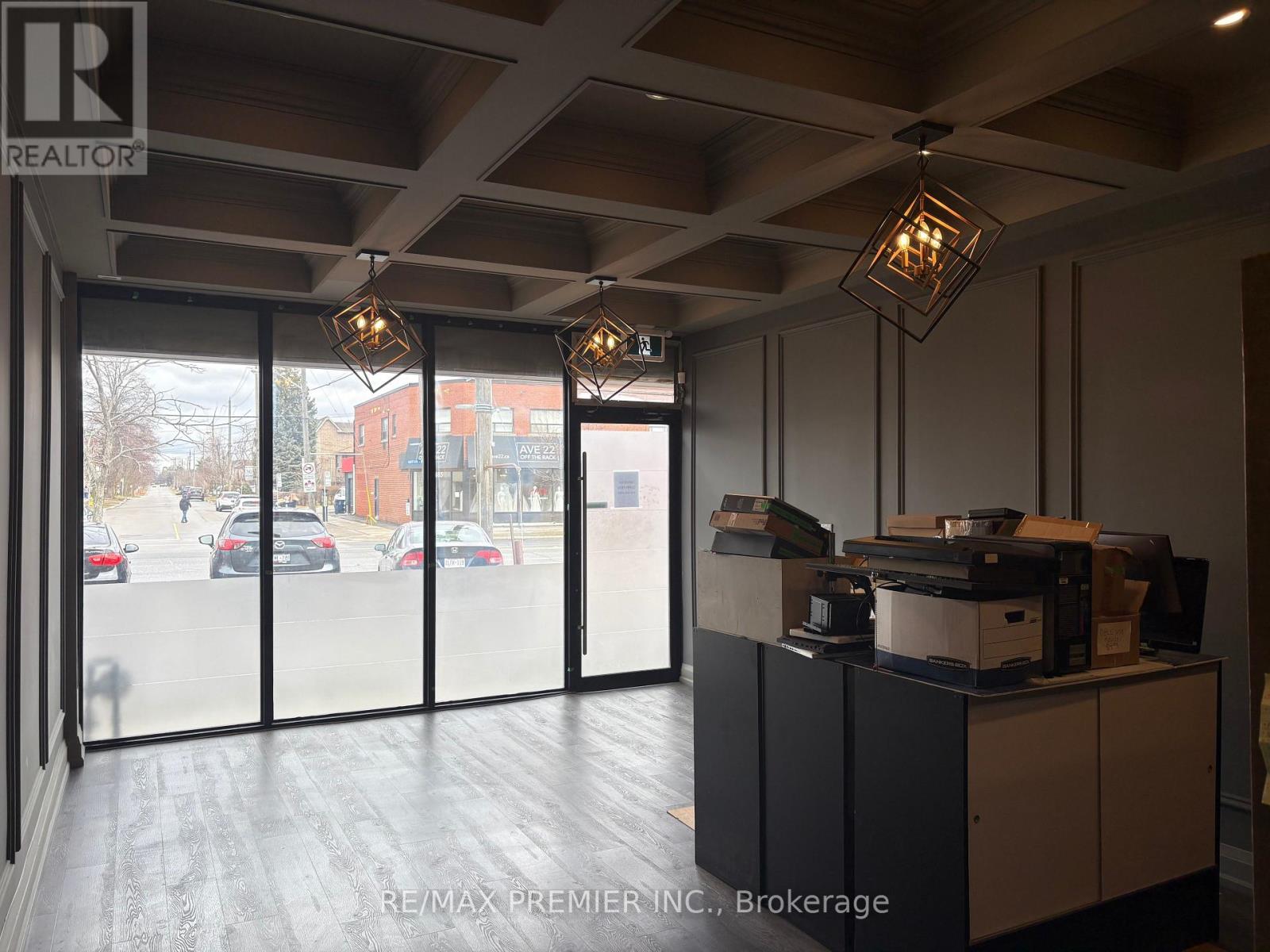 2892 DUFFERIN STREET, Toronto, Ontario