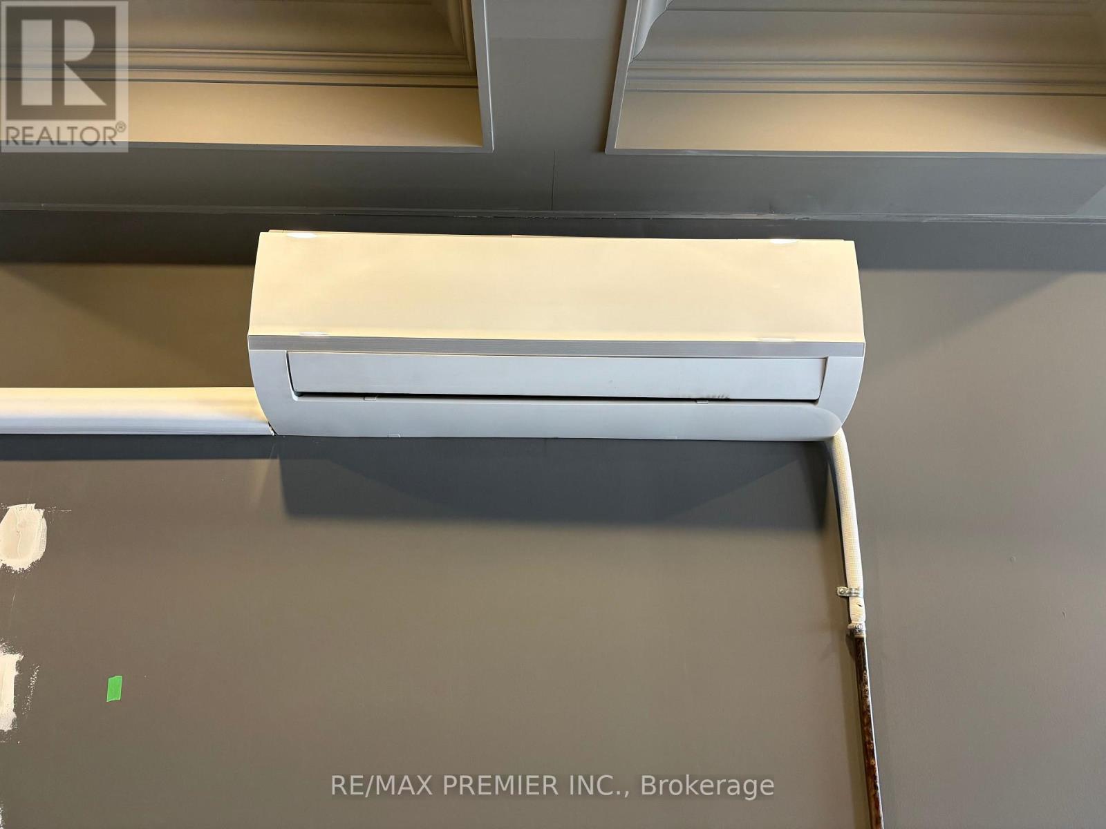 2892 Dufferin Street, Toronto, Ontario  M6B 3S6 - Photo 6 - W12849042