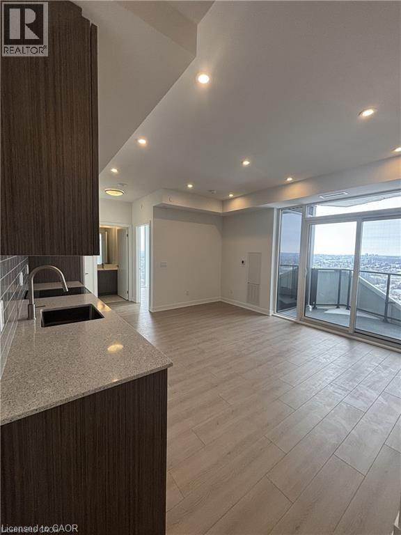 25 Wellington Street S Unit# 3003, Kitchener, Ontario  N2G 0G5 - Photo 1 - 40814473