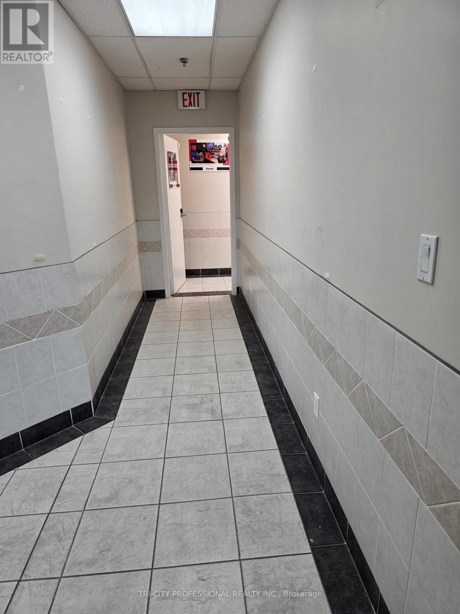 2975 Drew Road, Mississauga, Ontario  L4T 0A1 - Photo 12 - W12912490