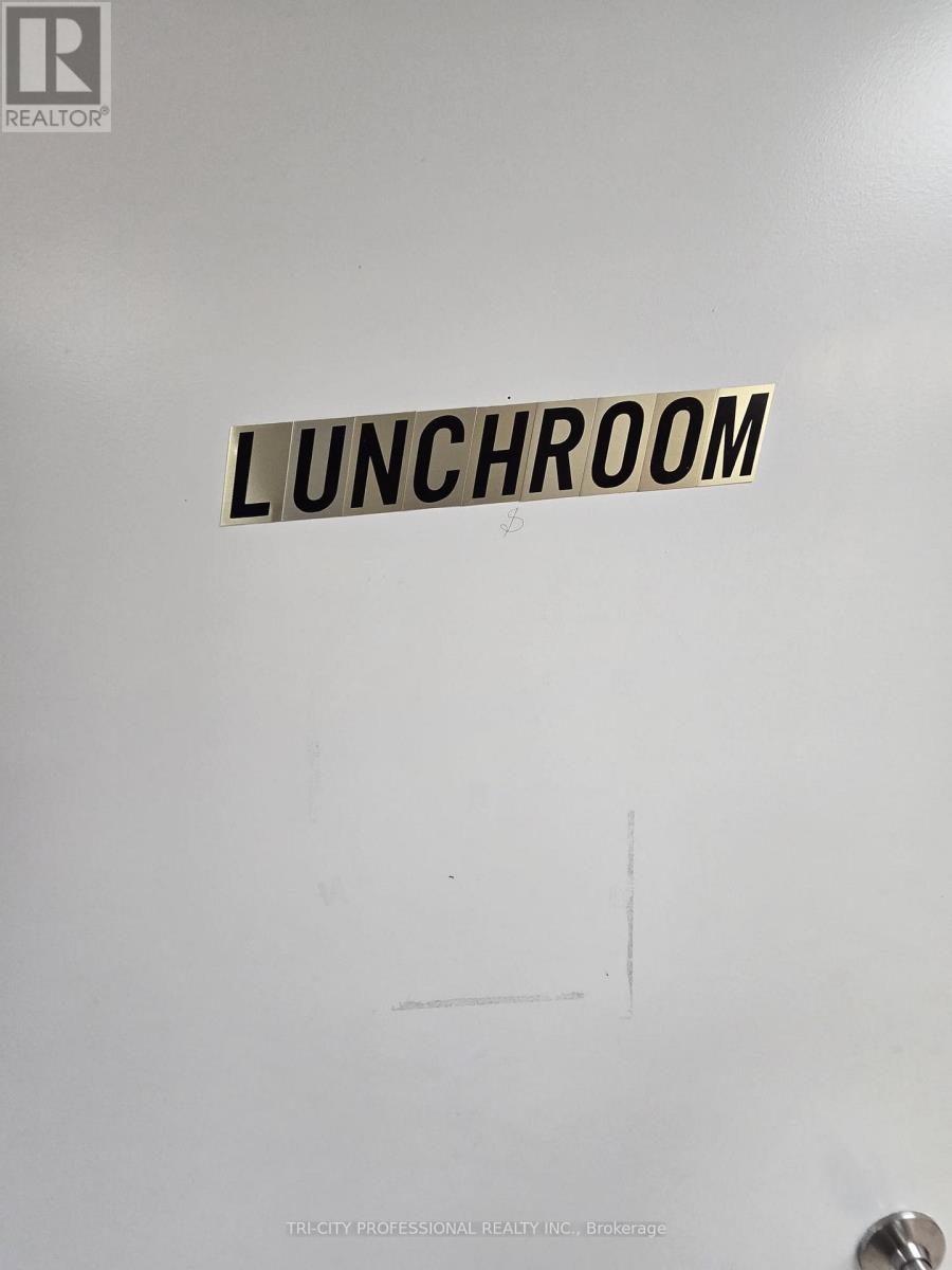 2975 Drew Road, Mississauga, Ontario  L4T 0A1 - Photo 4 - W12912490