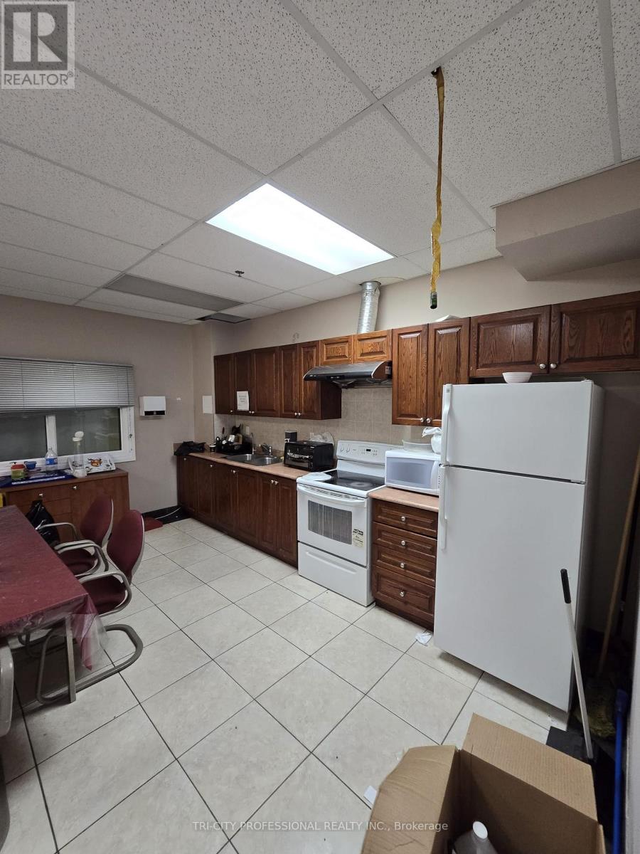 2975 Drew Road, Mississauga, Ontario  L4T 0A1 - Photo 6 - W12912490