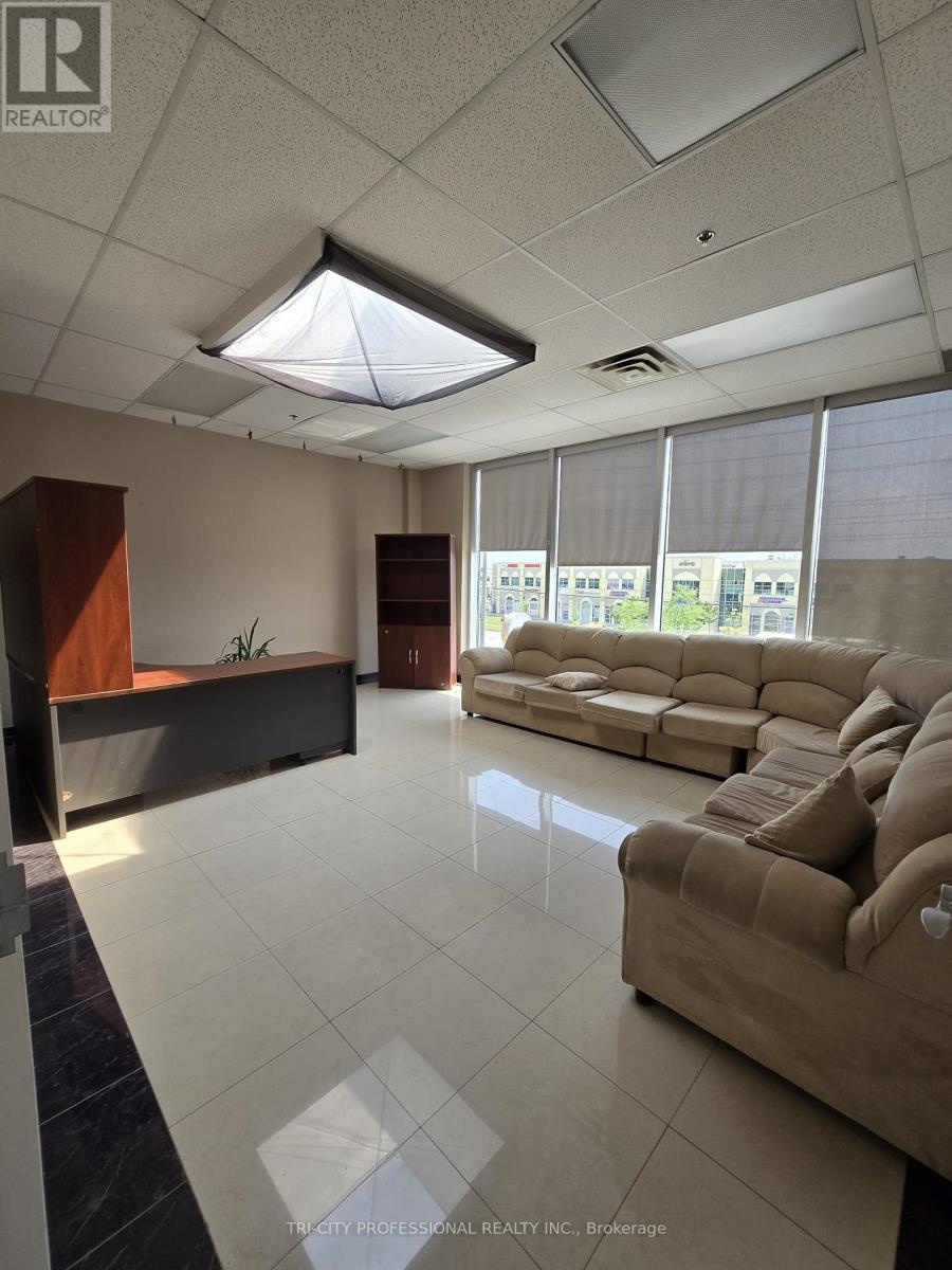 2975 Drew Road, Mississauga, Ontario  L4T 0A1 - Photo 8 - W12912490