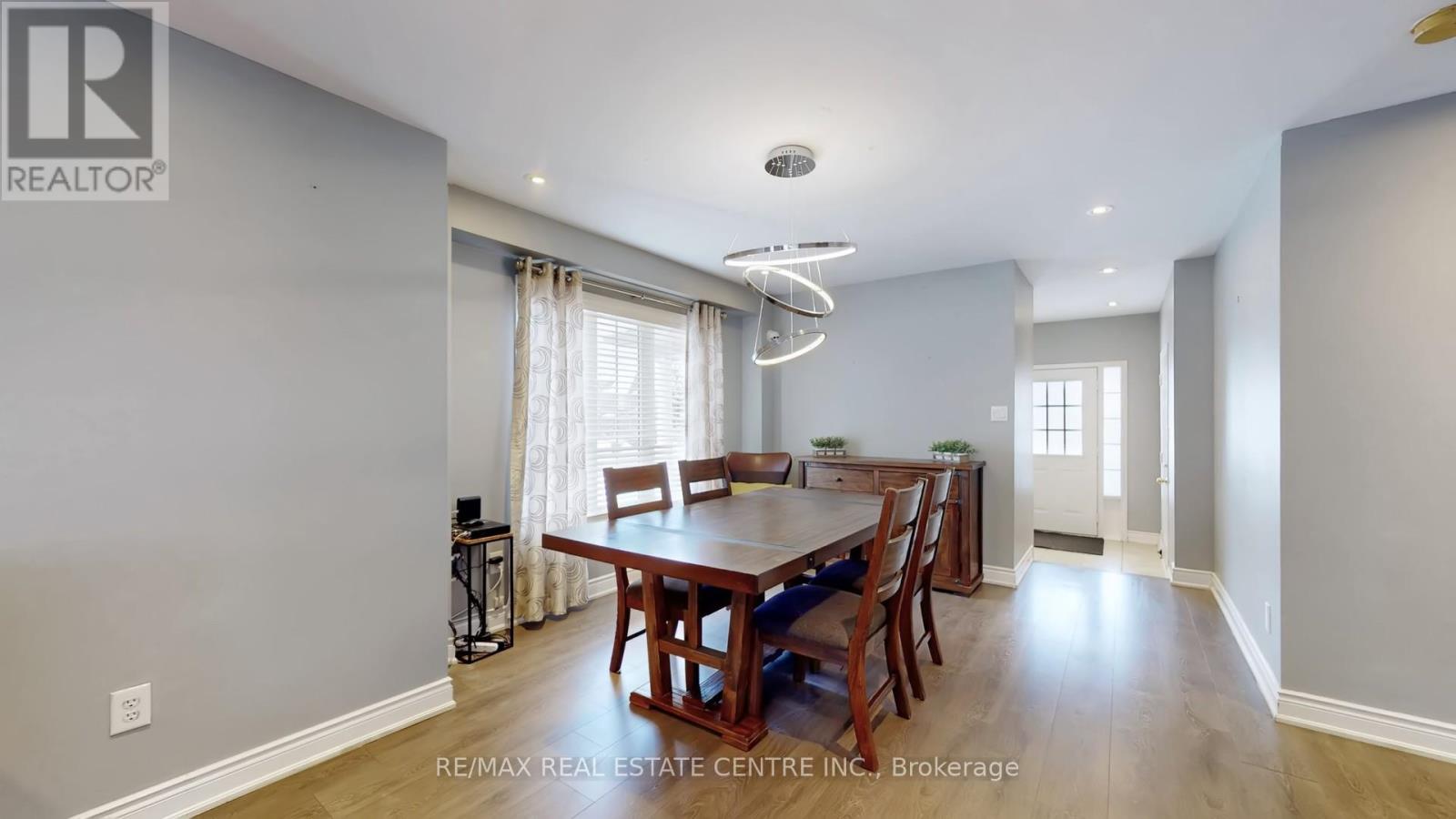 3941 Stardust Drive, Mississauga, Ontario  L5M 8A4 - Photo 10 - W12912502