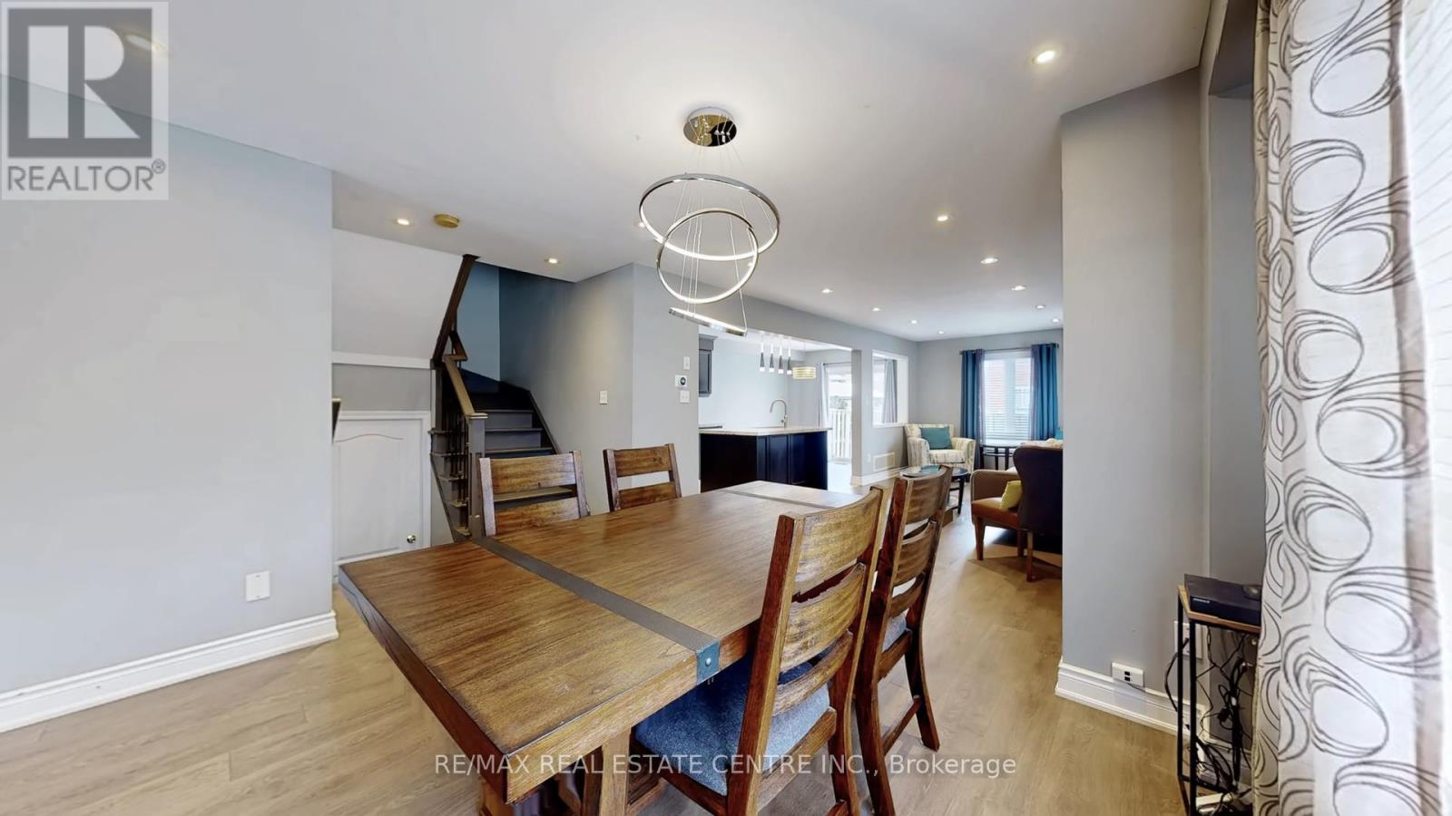 3941 Stardust Drive, Mississauga, Ontario  L5M 8A4 - Photo 12 - W12912502