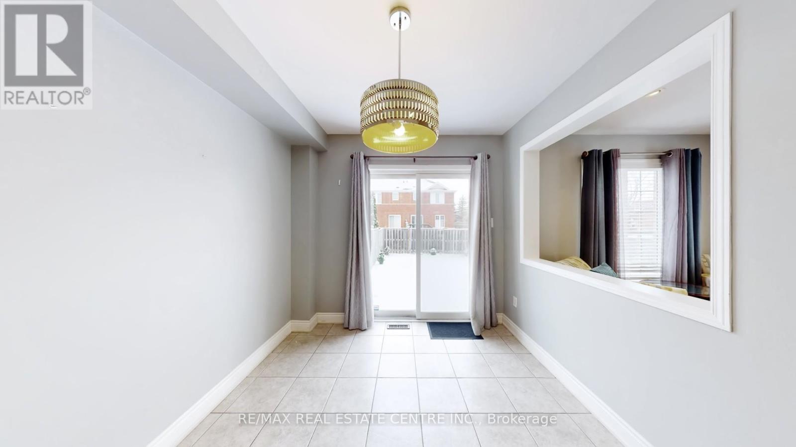 3941 Stardust Drive, Mississauga, Ontario  L5M 8A4 - Photo 17 - W12912502