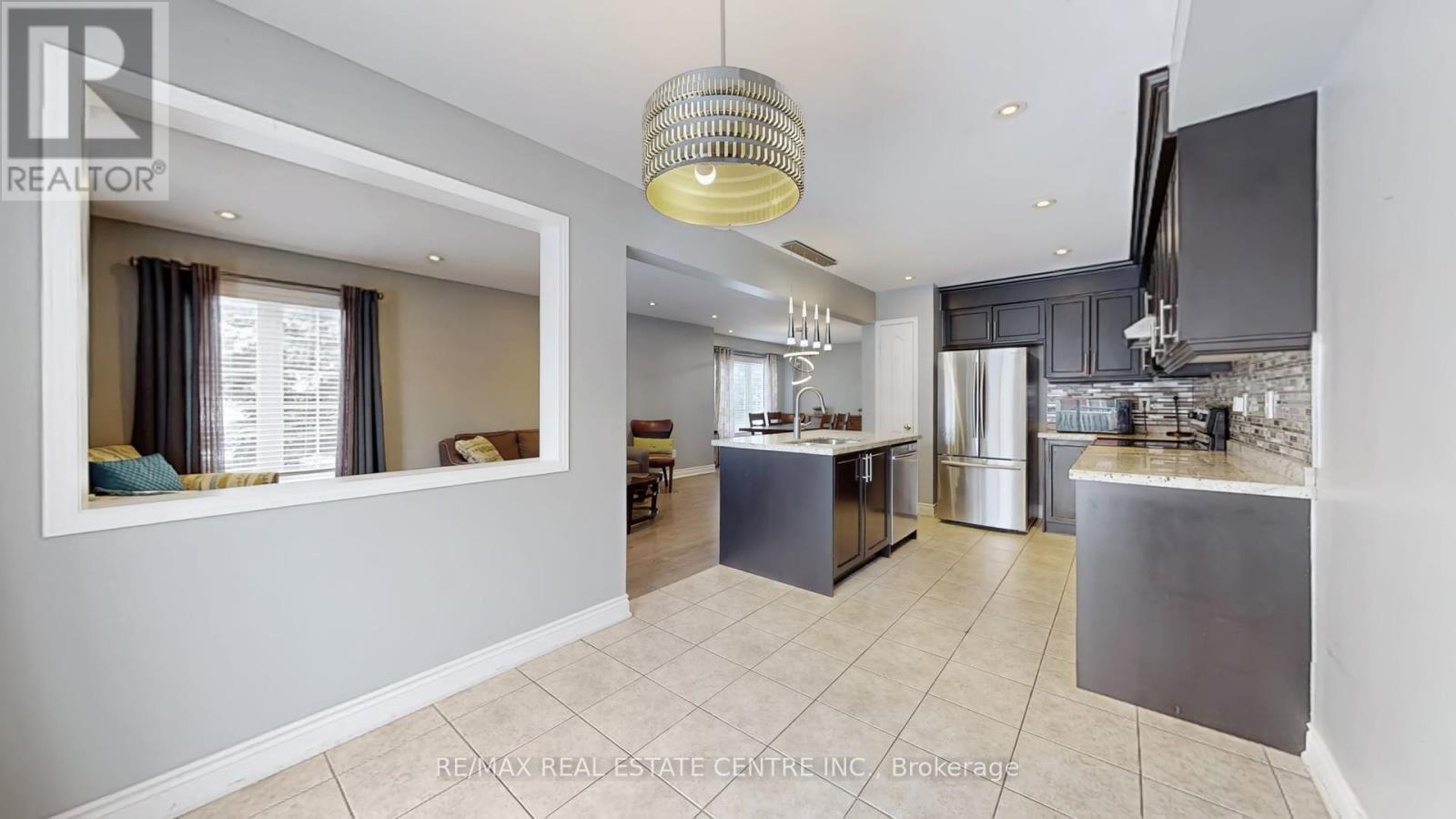 3941 Stardust Drive, Mississauga, Ontario  L5M 8A4 - Photo 19 - W12912502