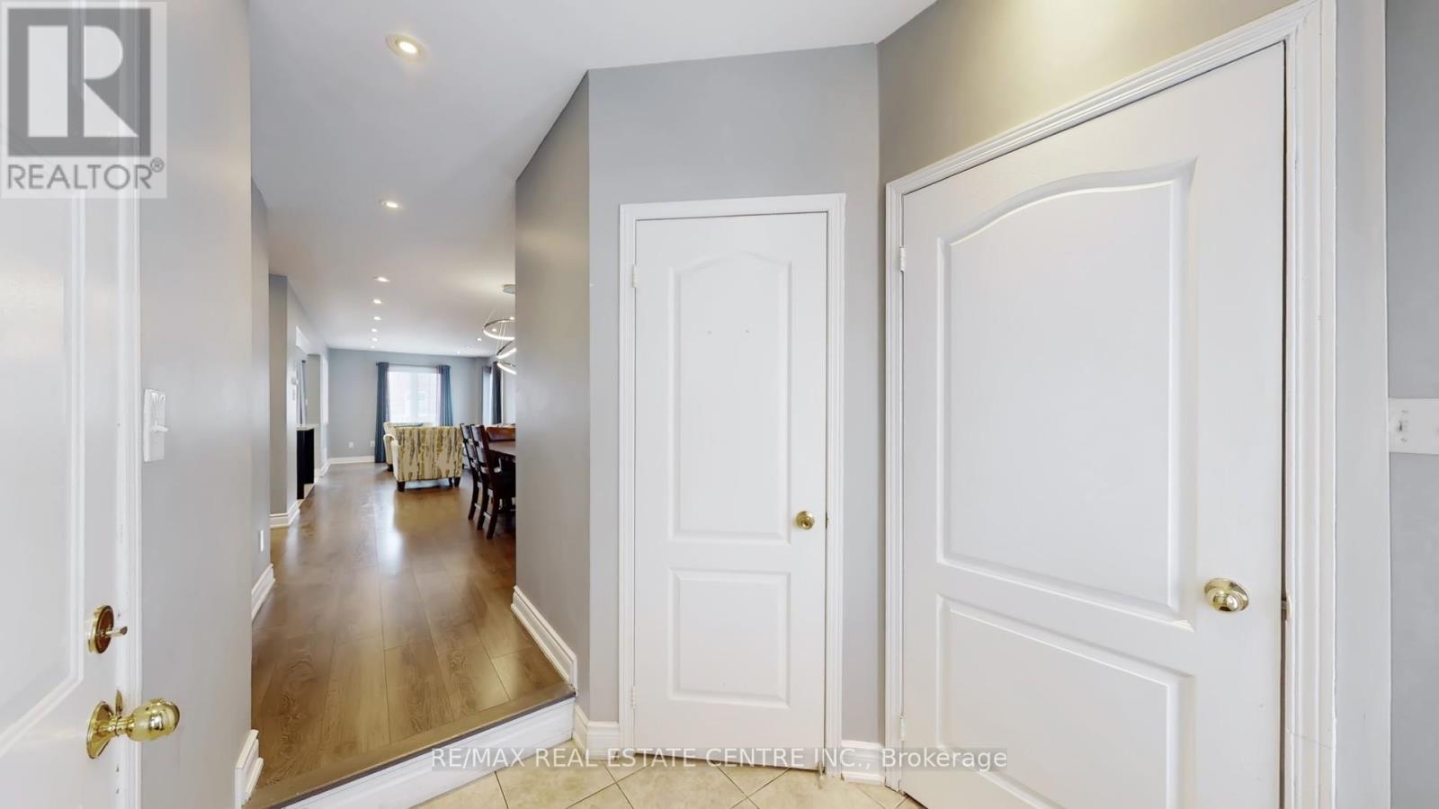 3941 Stardust Drive, Mississauga, Ontario  L5M 8A4 - Photo 21 - W12912502