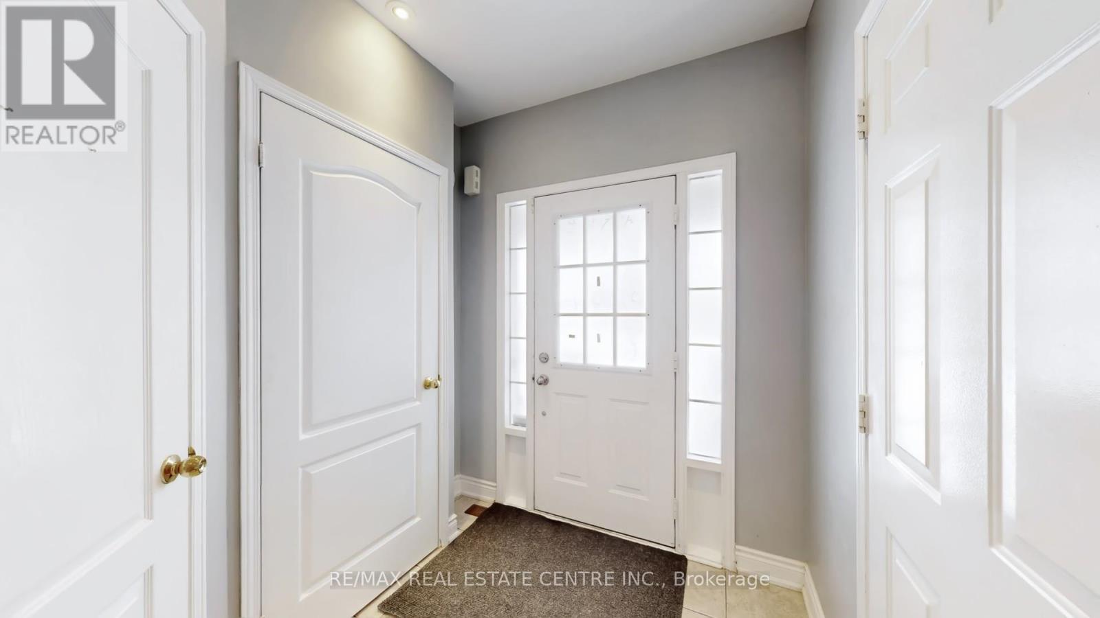 3941 Stardust Drive, Mississauga, Ontario  L5M 8A4 - Photo 23 - W12912502