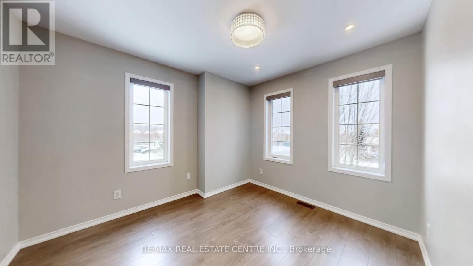 3941 Stardust Drive, Mississauga, Ontario  L5M 8A4 - Photo 35 - W12912502