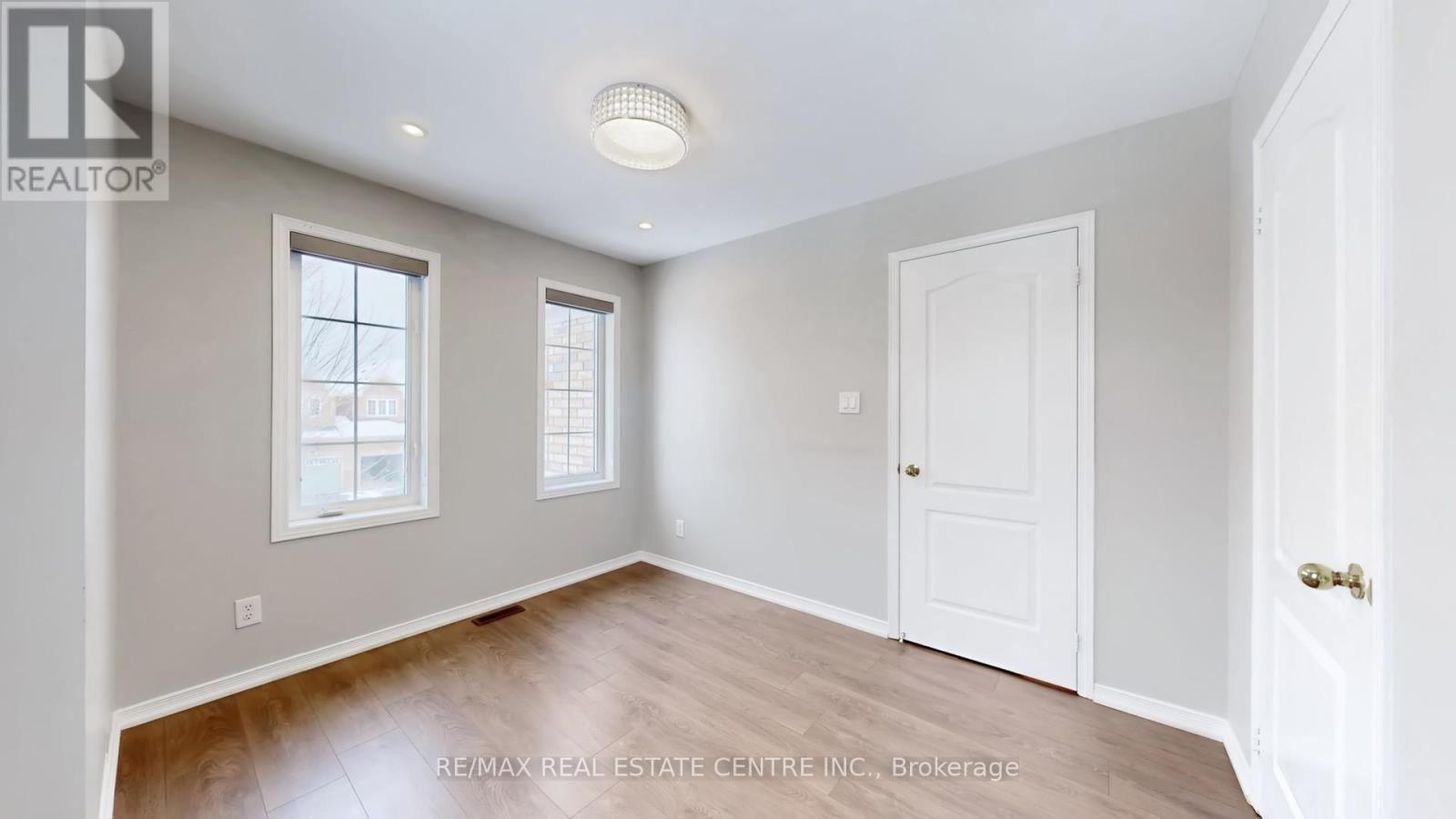 3941 Stardust Drive, Mississauga, Ontario  L5M 8A4 - Photo 36 - W12912502