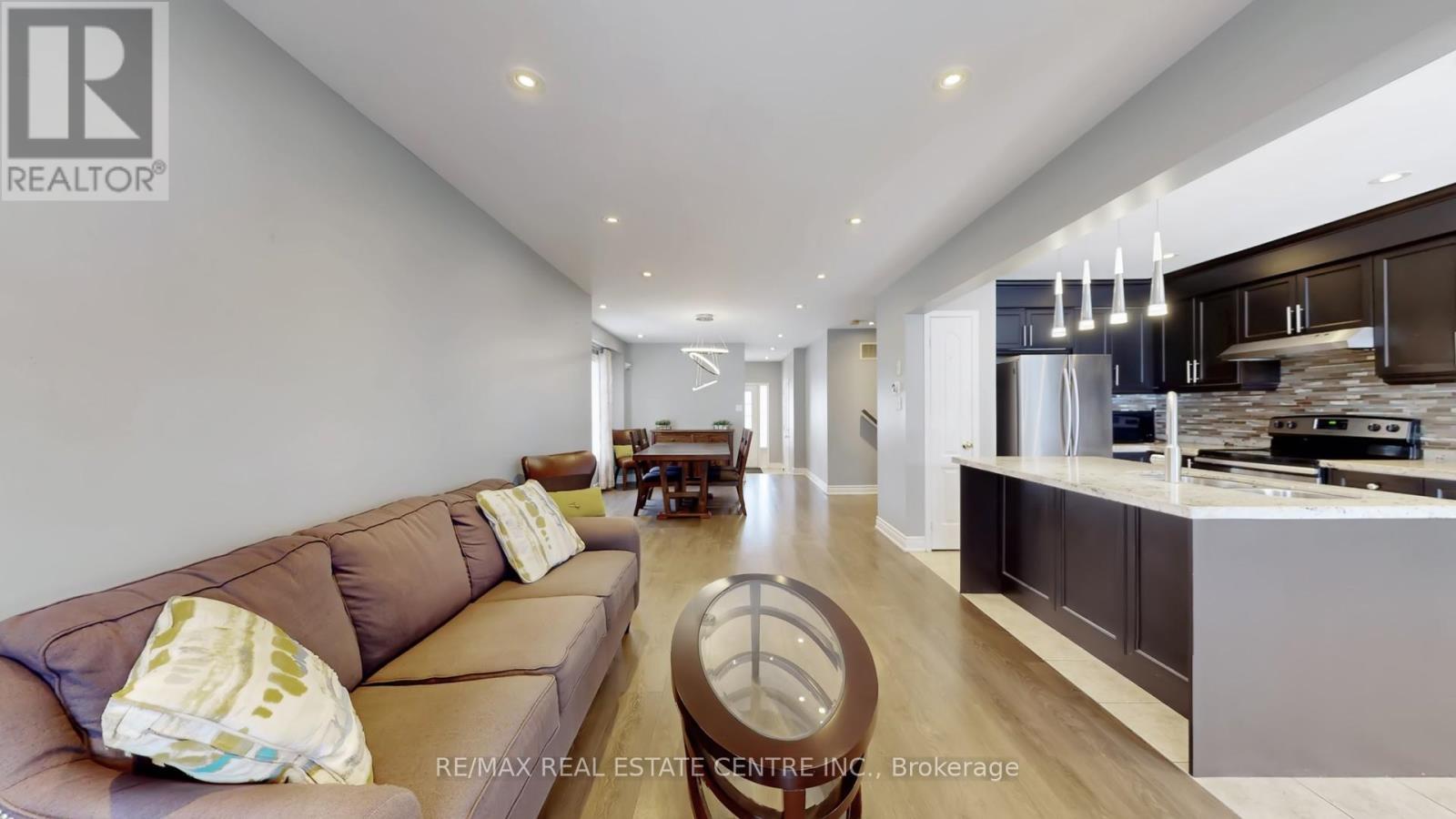 3941 Stardust Drive, Mississauga, Ontario  L5M 8A4 - Photo 9 - W12912502