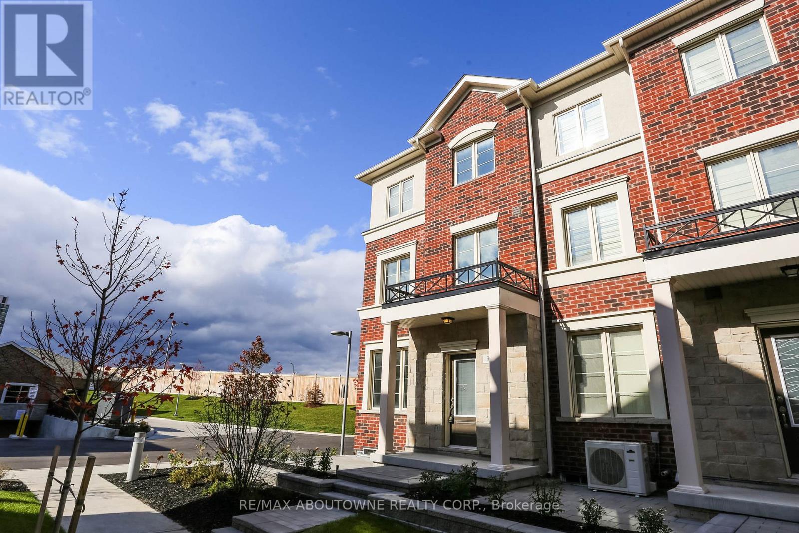 36 - 636 Evans Avenue, Toronto (Alderwood), Ontario  M8W 2W6 - Photo 3 - W12912530