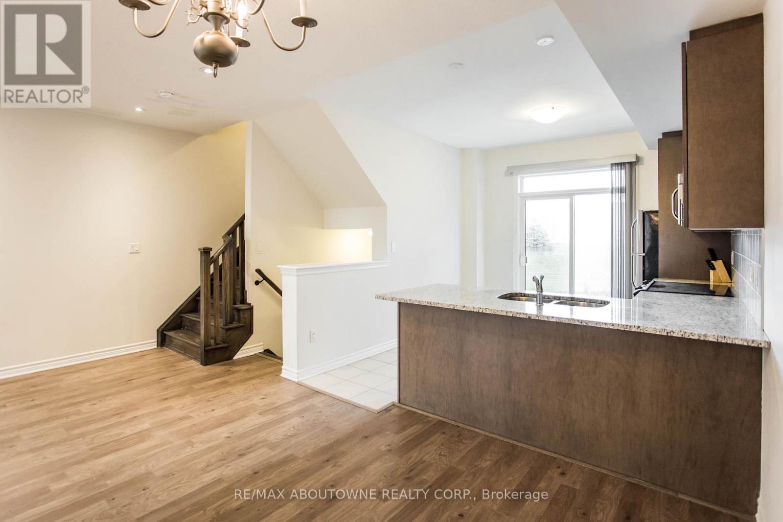 36 - 636 Evans Avenue, Toronto (Alderwood), Ontario  M8W 2W6 - Photo 6 - W12912530