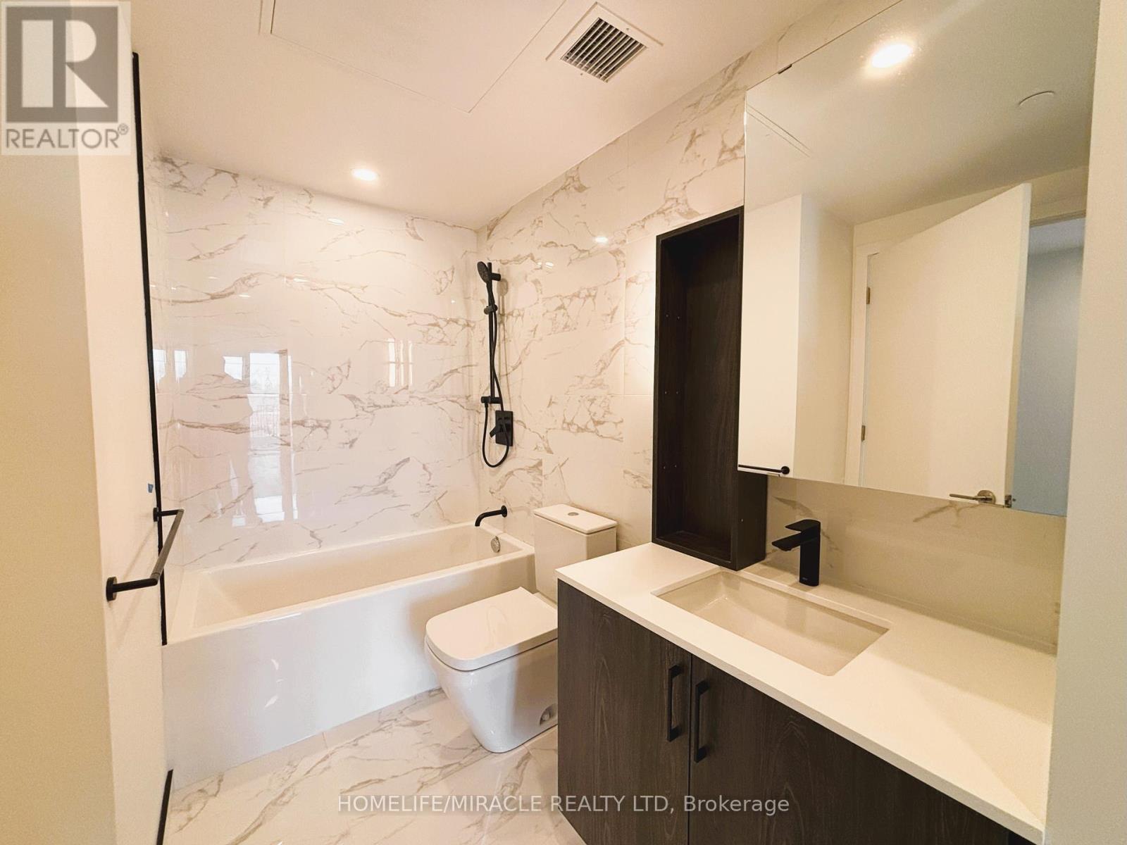 519 - 689 The Queensway, Toronto, Ontario  M8Y 0C8 - Photo 11 - W12912538