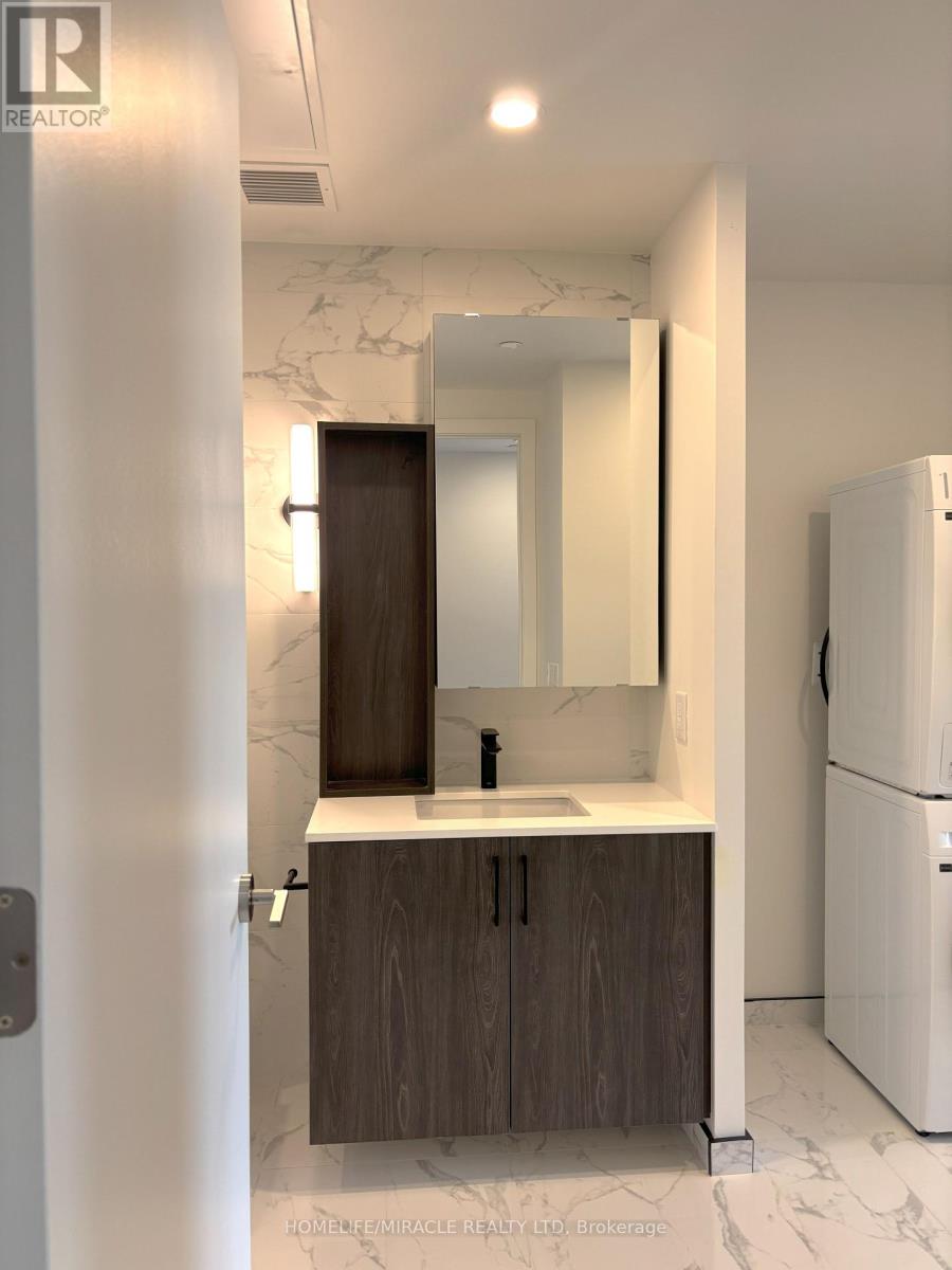 519 - 689 The Queensway, Toronto, Ontario  M8Y 0C8 - Photo 12 - W12912538