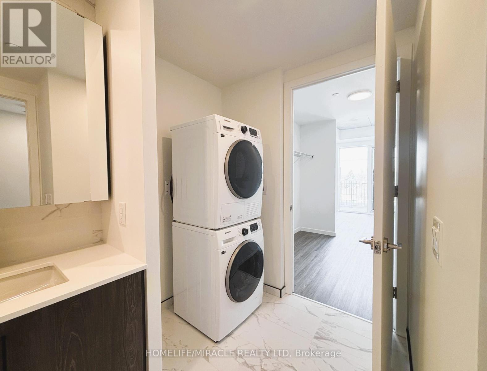 519 - 689 The Queensway, Toronto, Ontario  M8Y 0C8 - Photo 14 - W12912538