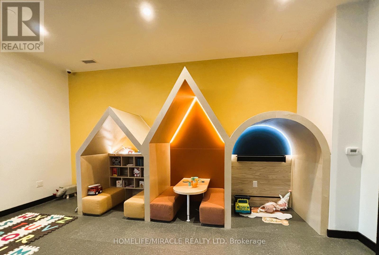 519 - 689 The Queensway, Toronto, Ontario  M8Y 0C8 - Photo 20 - W12912538