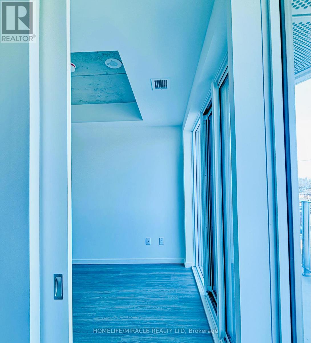 519 - 689 The Queensway, Toronto, Ontario  M8Y 0C8 - Photo 9 - W12912538