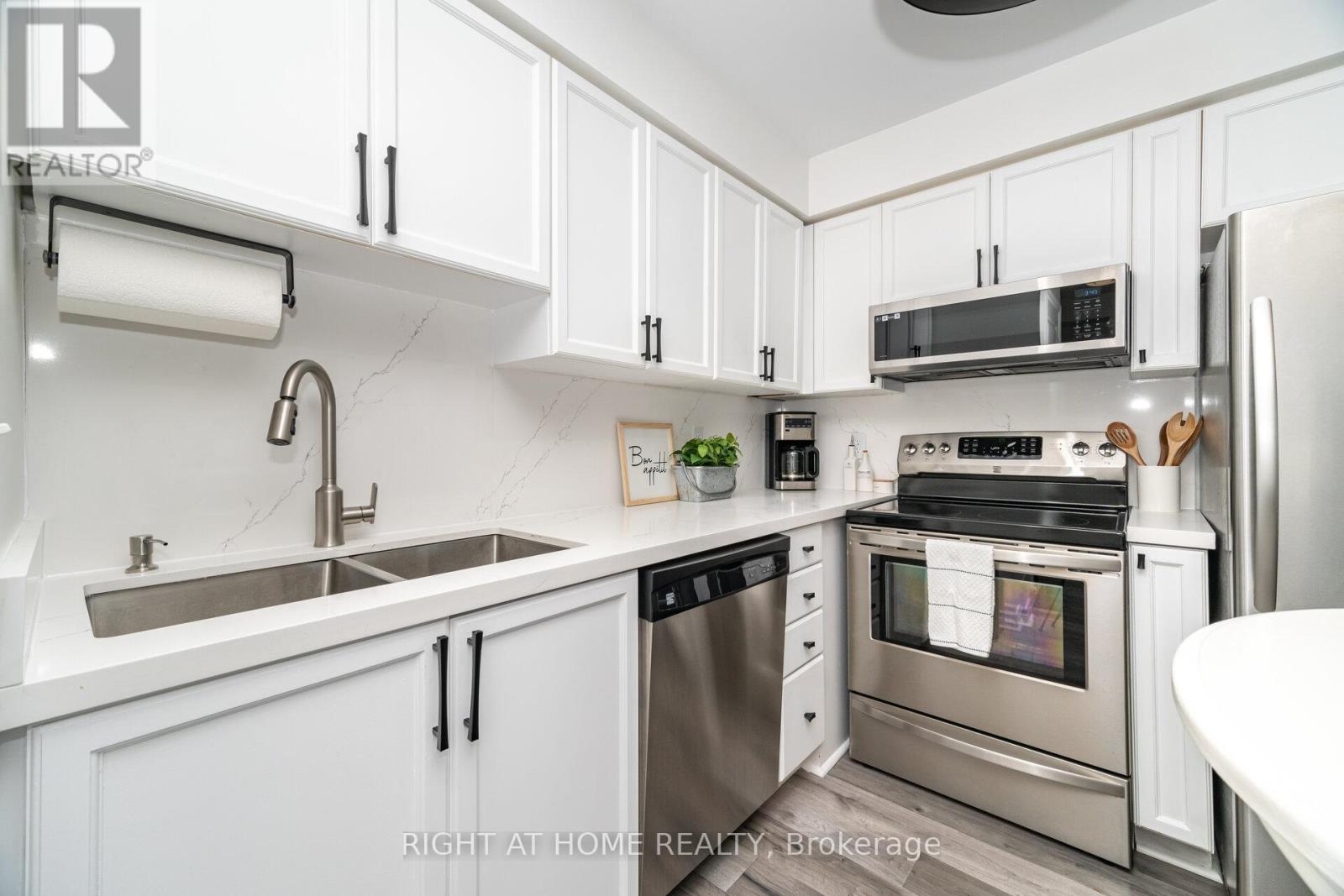 1211 - 2545 Erin Centre Boulevard, Mississauga, Ontario  L5M 6Z9 - Photo 11 - W12912552