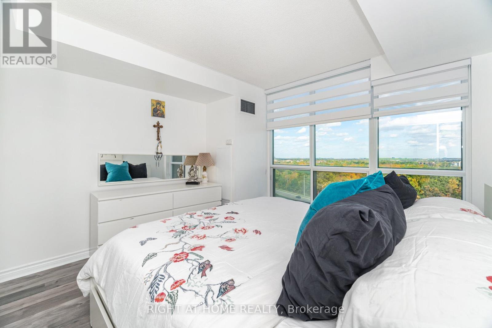 1211 - 2545 Erin Centre Boulevard, Mississauga, Ontario  L5M 6Z9 - Photo 21 - W12912552