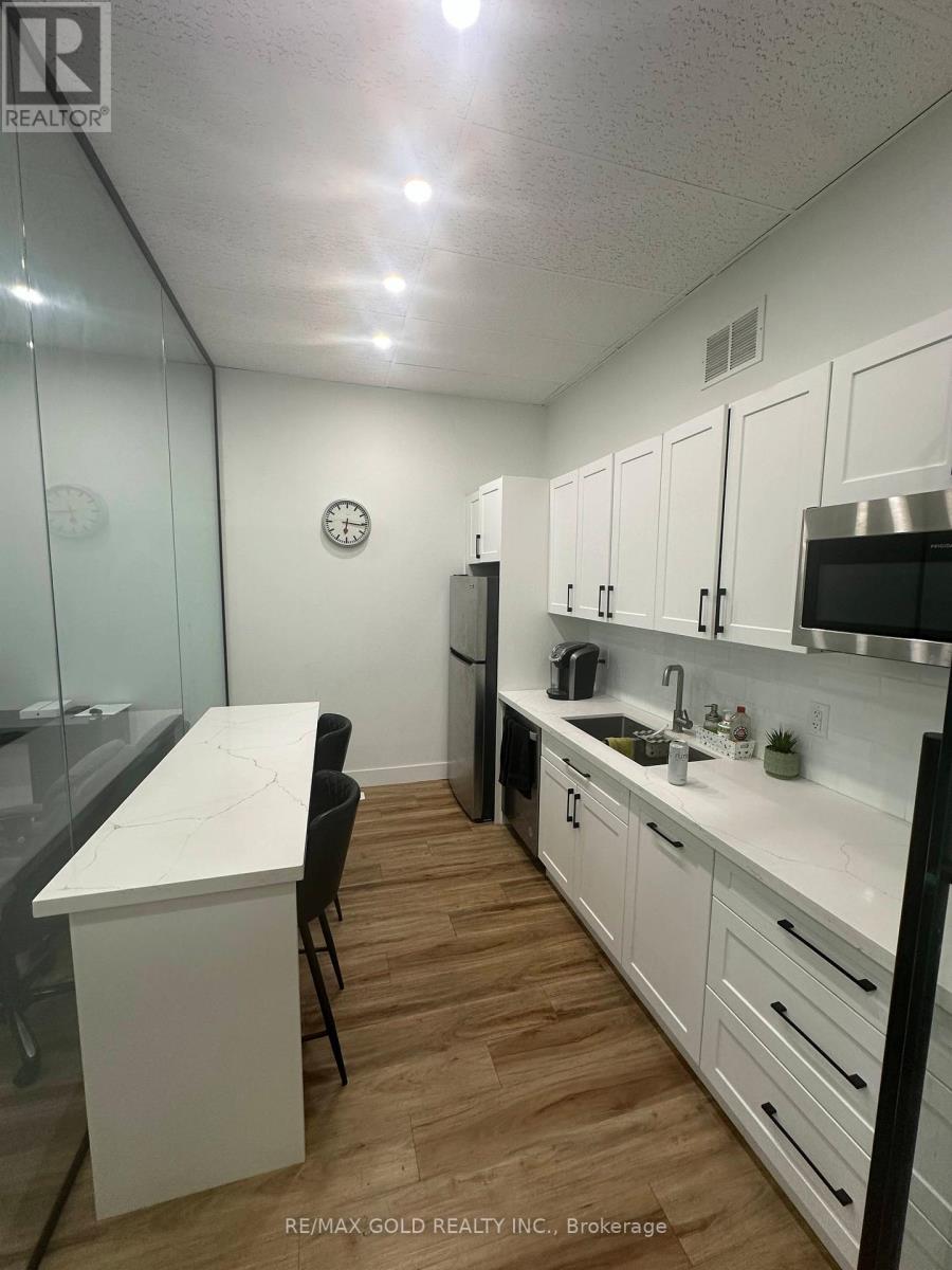 2 - 136 Guelph Street, Halton Hills (Georgetown), Ontario  L7G 4A1 - Photo 5 - W12912556