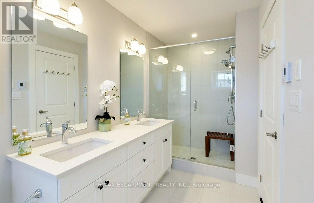 212 Courtland Street, Blue Mountains, Ontario  L9Y 4E4 - Photo 22 - X12912514