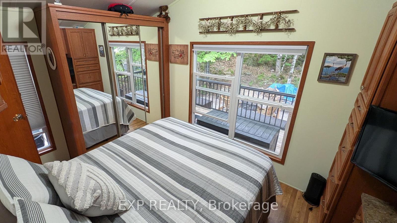 1082 Shamrock Marina Road, Gravenhurst, Ontario  P0E 1N0 - Photo 9 - X12912534